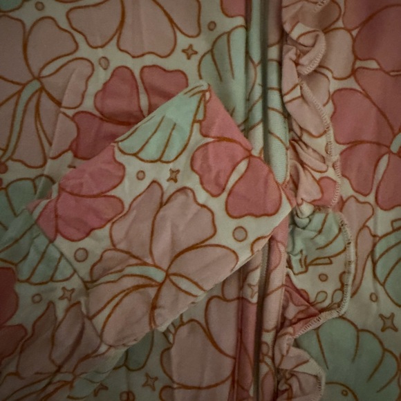 Gigi & Max Arielle Shells Ruffle Zip - Picture 5 of 5